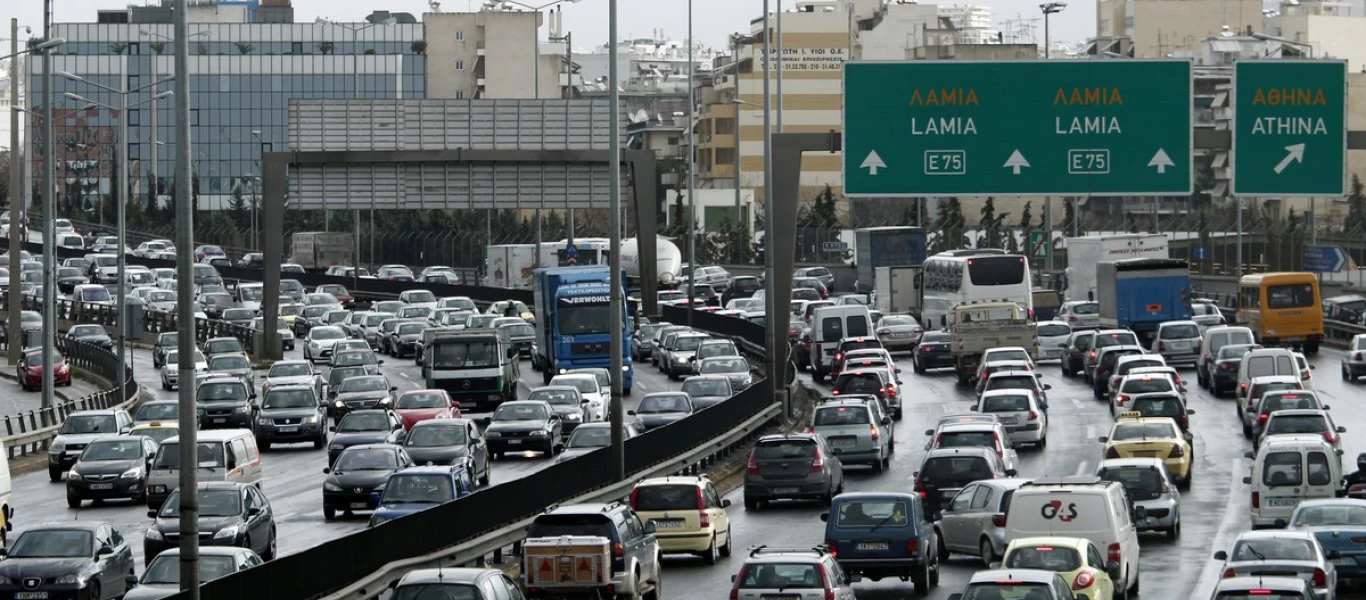 Κυκλοφοριακό «κομφούζιο» στην Αθήνα - Ποιους δρόμους να αποφύγετε (φωτο)